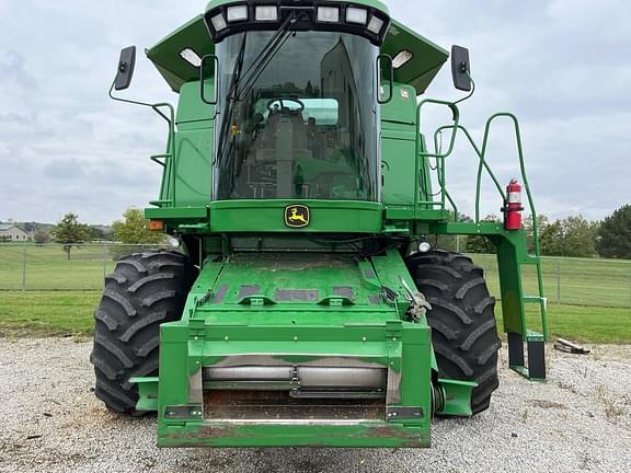 Image of John Deere 9560 equipment image 4