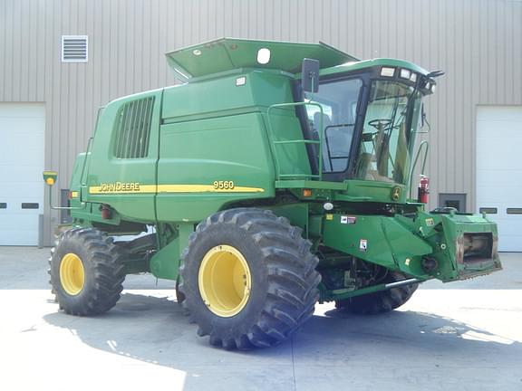 2005 John Deere 9560 Equipment Image0