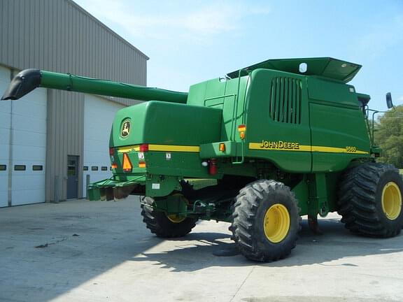 Image of John Deere 9560 equipment image 2