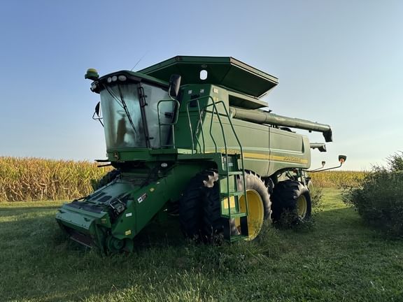 2005 John Deere 9660 STS Equipment Image0