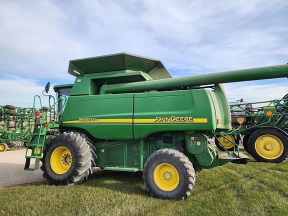 Image of John Deere 9660 STS equipment image 2