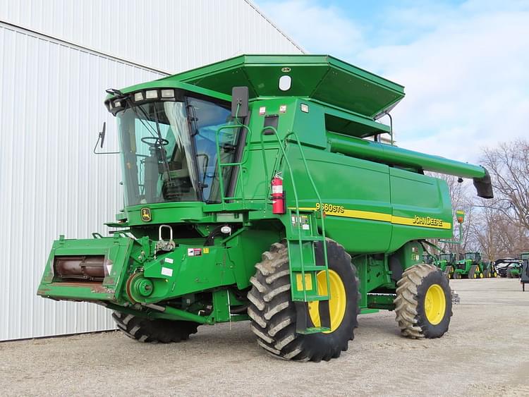 2005 John Deere 9660 STS Equipment Image0