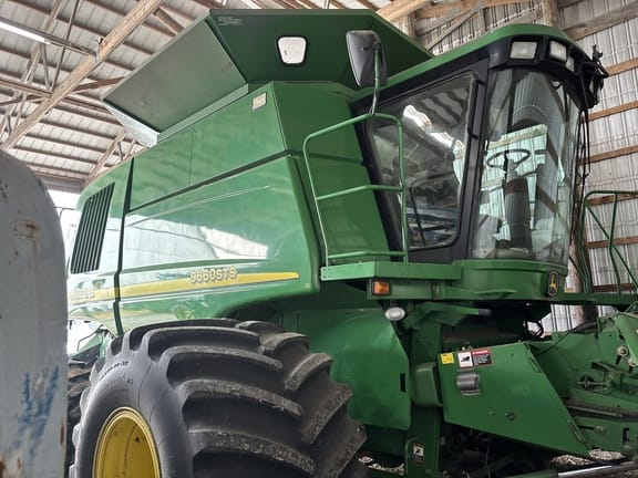 2005 John Deere 9660 STS Equipment Image0