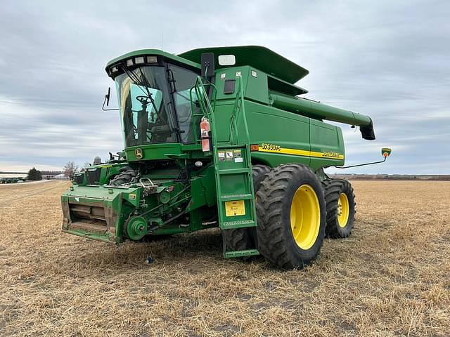 Image of John Deere 9760 STS equipment image 3