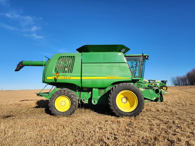 Image of John Deere 9760 STS equipment image 1