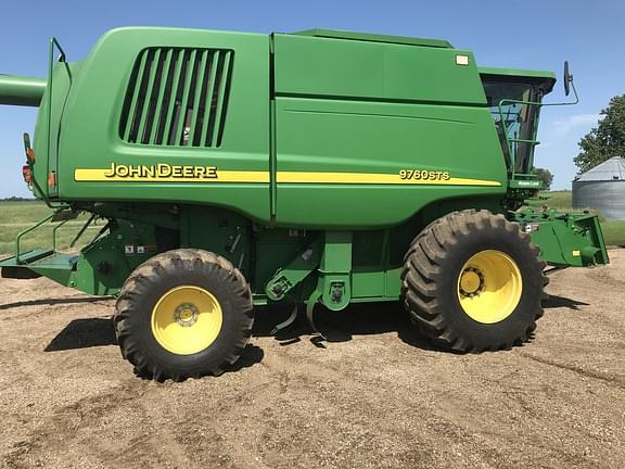 Image of John Deere 9760 STS equipment image 1