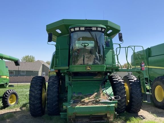 2005 John Deere 9760 STS Image