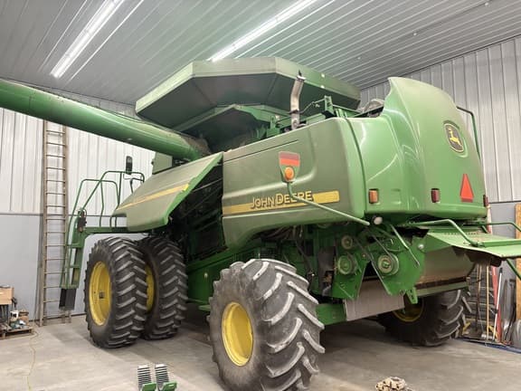 Image of John Deere 9760 STS equipment image 1