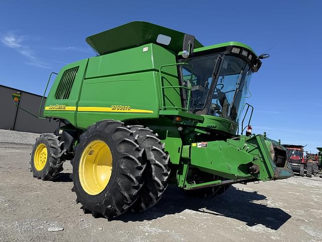 Image of John Deere 9760 STS equipment image 3