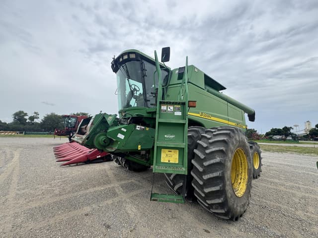 Image of John Deere 9760 STS equipment image 2