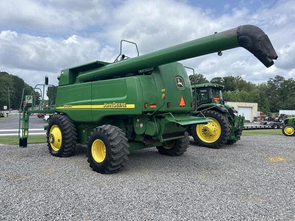 Image of John Deere 9760 STS equipment image 4