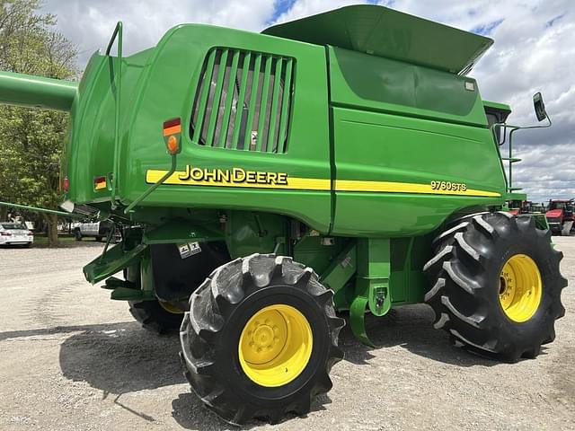 Image of John Deere 9760 STS equipment image 4