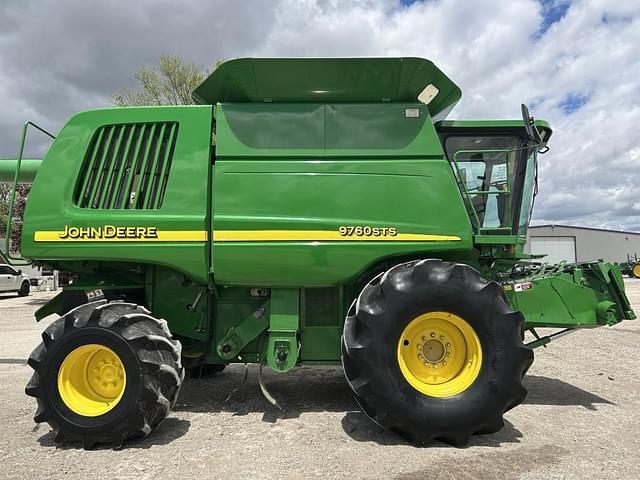 Image of John Deere 9760 STS equipment image 3