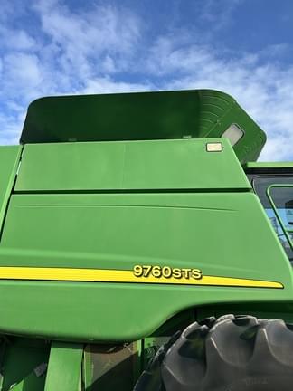 Image of John Deere 9760 STS equipment image 2