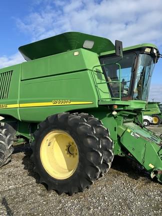 Image of John Deere 9760 STS equipment image 1