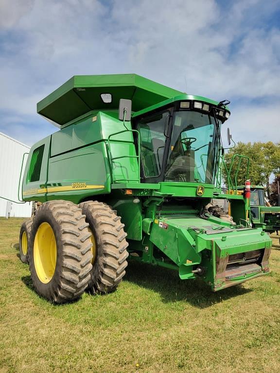 Image of John Deere 9760 STS equipment image 1