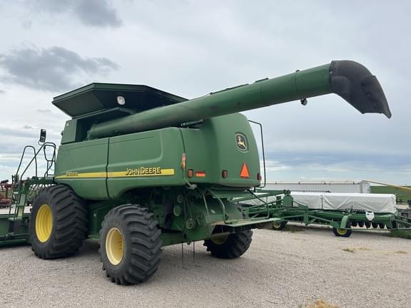Image of John Deere 9760 STS equipment image 1