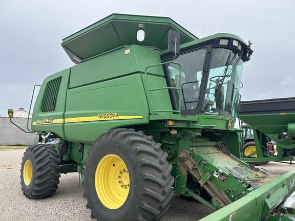 2005 John Deere 9760 STS Equipment Image0