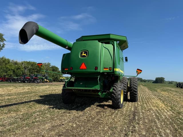 Image of John Deere 9760 STS equipment image 4