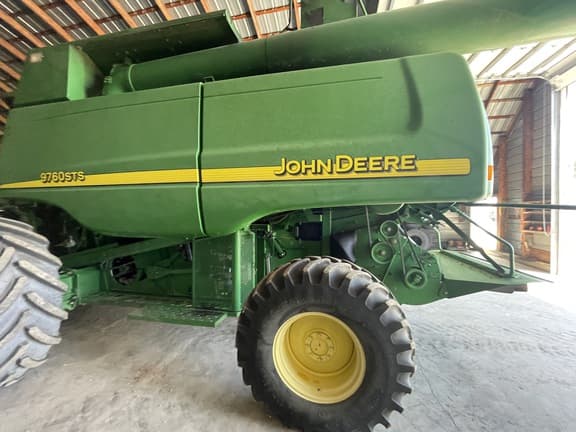 Image of John Deere 9760 STS equipment image 1
