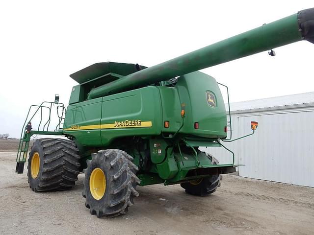 Image of John Deere 9760 STS equipment image 2