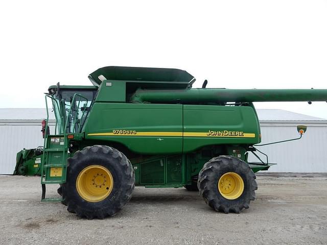 Image of John Deere 9760 STS equipment image 1