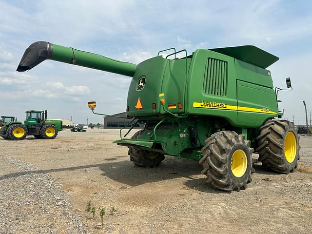 Image of John Deere 9760 STS equipment image 2