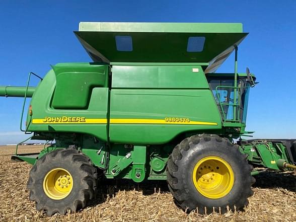 Image of John Deere 9860 STS equipment image 1