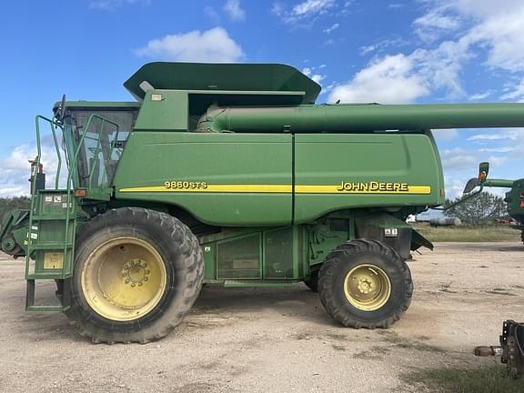 Image of John Deere 9860 STS equipment image 2