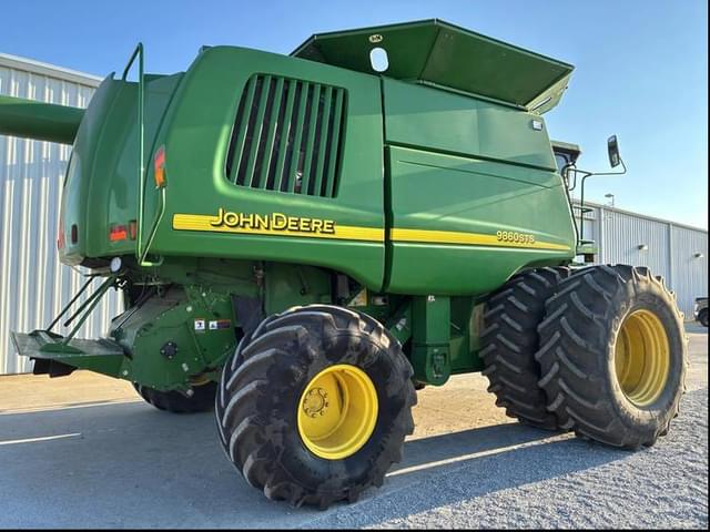 Image of John Deere 9860 STS equipment image 3