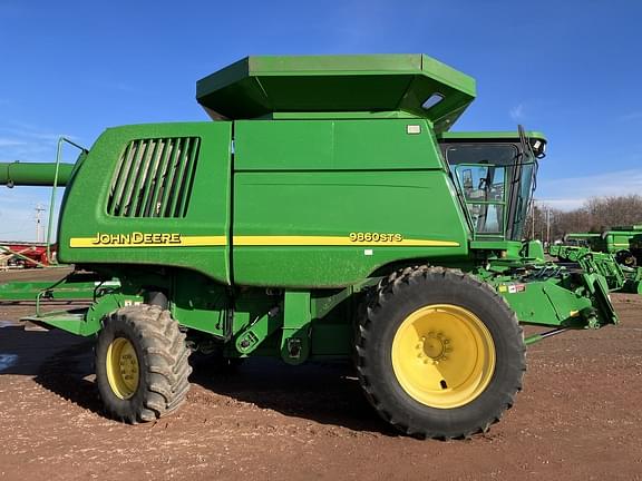 Image of John Deere 9860 STS equipment image 2