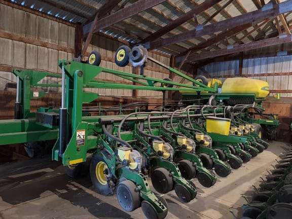 Main image John Deere DB44