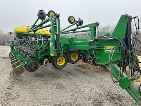 Image of John Deere DB60 equipment image 1