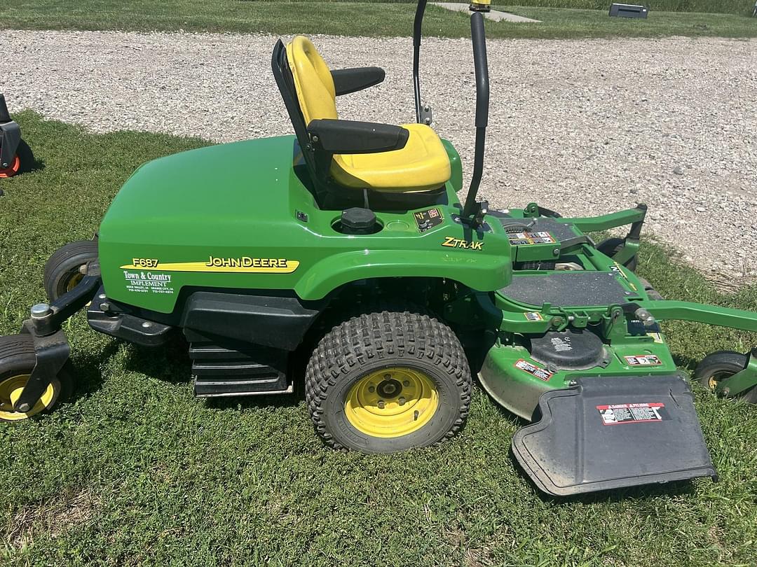 Image of John Deere F687 Primary image