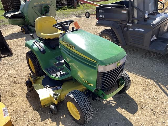 Image of John Deere LX280 equipment image 2