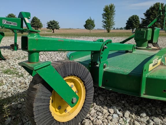 Image of John Deere MX6 equipment image 4