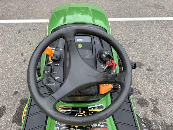 Image of John Deere X300 equipment image 4