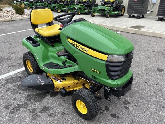 Image of John Deere X300 equipment image 3