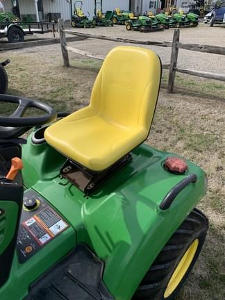 Image of John Deere X495 equipment image 4