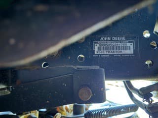 Image of John Deere X585 equipment image 4