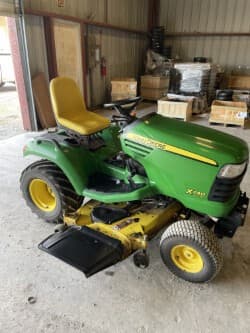 Image of John Deere X740 equipment image 1