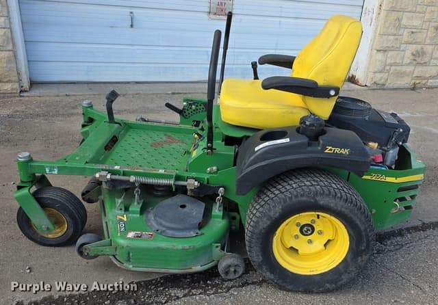 Image of John Deere Z-Trak equipment image 4