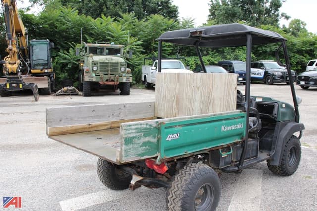 Image of Kawasaki Mule 3010 equipment image 2