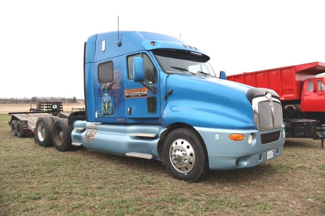 Image of Kenworth T2000 equipment image 1