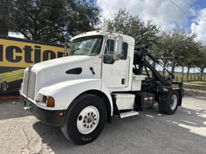 2005 Kenworth T270 Image