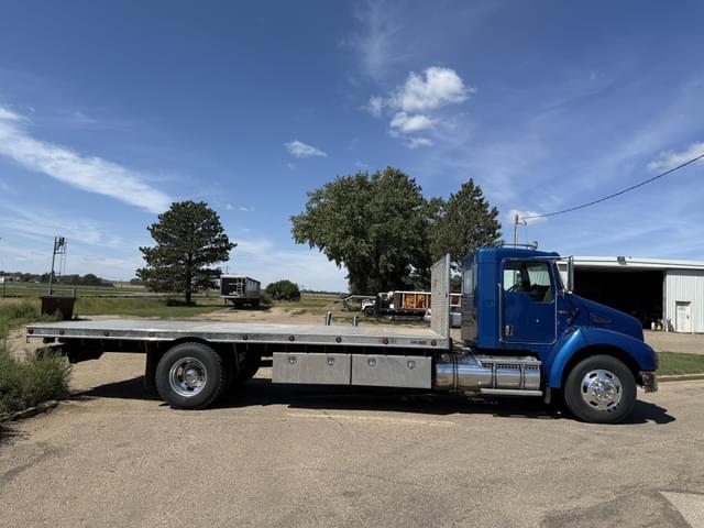 Image of Kenworth T300 equipment image 3