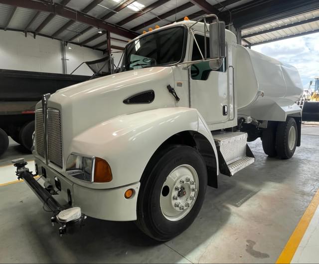 Image of Kenworth T300 equipment image 1