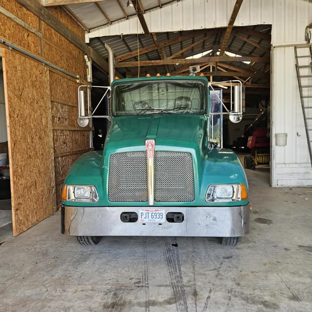 Image of Kenworth T300 equipment image 2