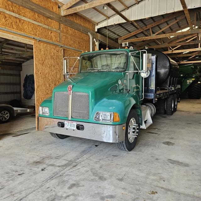 Image of Kenworth T300 equipment image 1