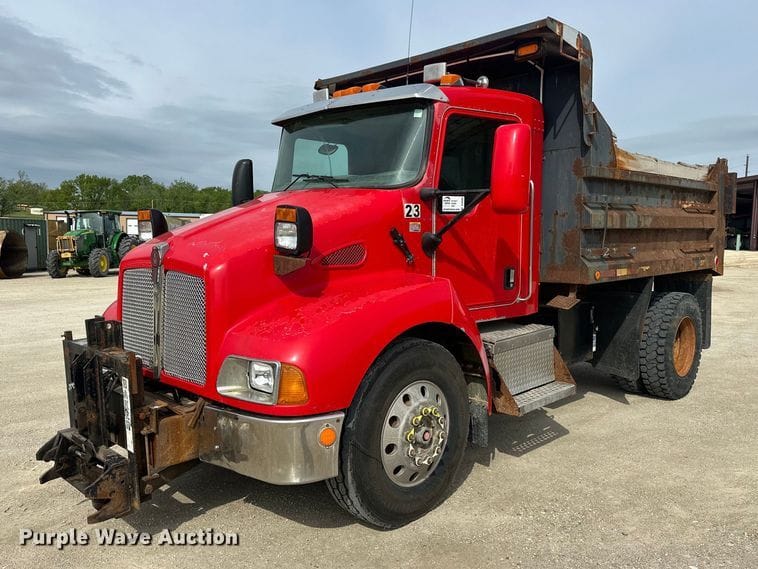 2005 Kenworth T300 Equipment Image0